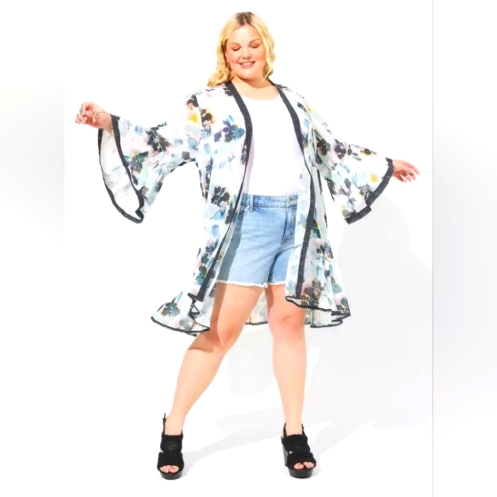 NWT Torrid Chiffon Kimono